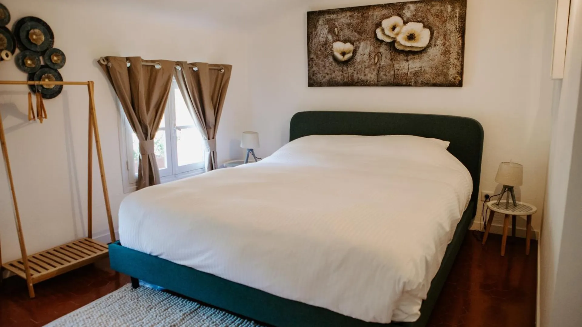 Le Castel, La Chambre La Marseillaise Sollies Pont